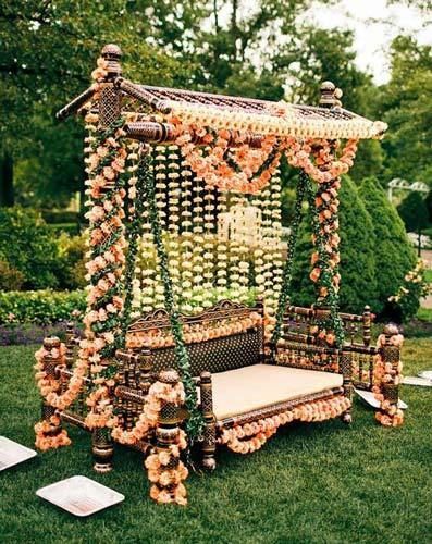 Bridal Bed to the Mehndi Swing - Bridal Seat Ideas from Rent Real Weddings to spruce up your Mehndi Decor - Witty Vows -   18 wedding Indian ideas