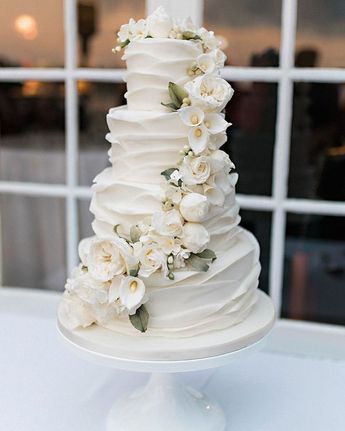 The 42 Most Elegant Wedding Cakes We've Ever Seen -   21 cake White rustic ideas