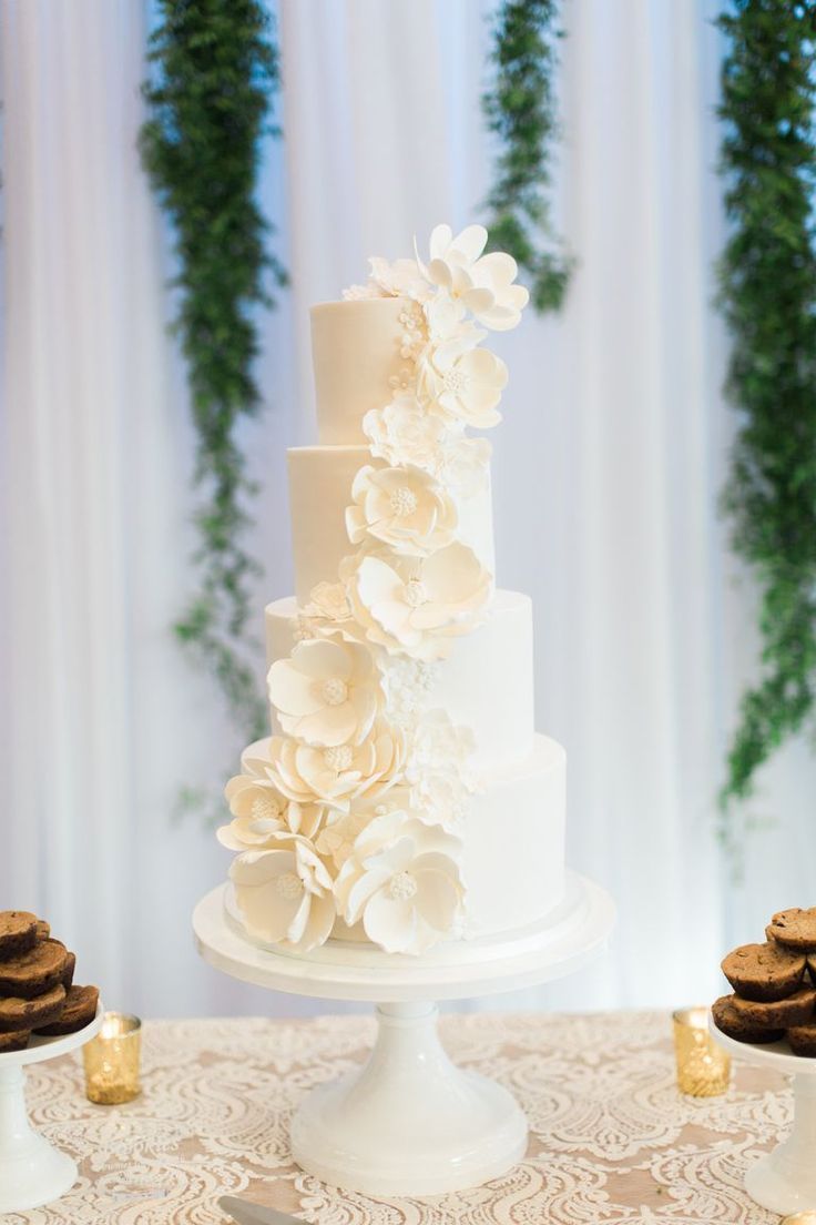 You'll Fall in Love With These Autumn Wedding Cake Ideas -   21 cake White rustic ideas