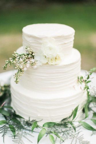 45 Simple, Elegant, Chic Wedding Cakes | Wedding Forward -   21 cake White rustic ideas
