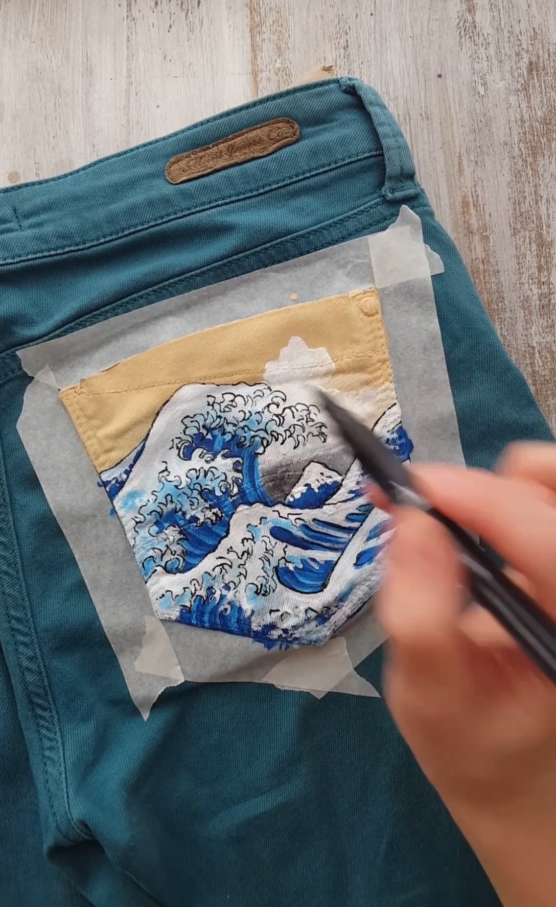 How to Decorate Jeans with Paint Pens -   22 wood and fabric crafts Videos ideas