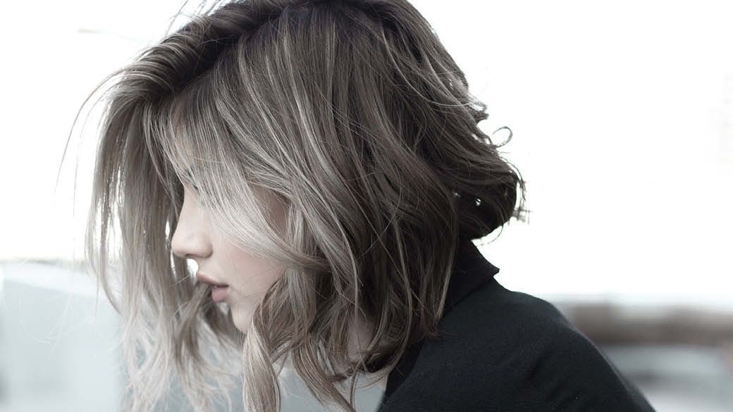 18 Easy and Chic Ways To Style Medium-Length Hair -   15 hair Grey liso ideas