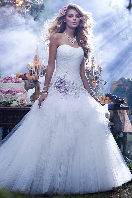 16 wedding Disney dress ideas