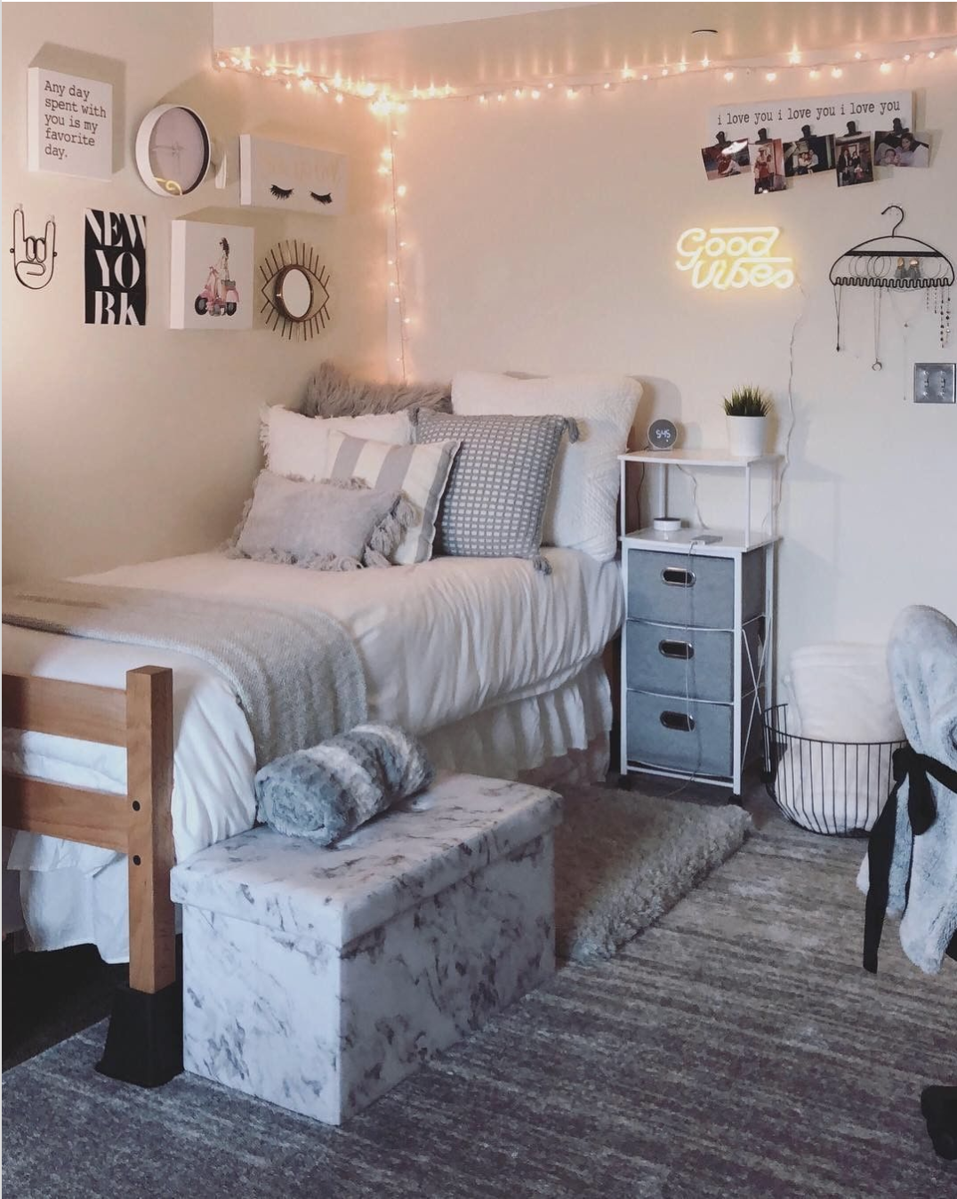 How to decorate your dorm room - College Life Today -   18 room decor Simple ideas