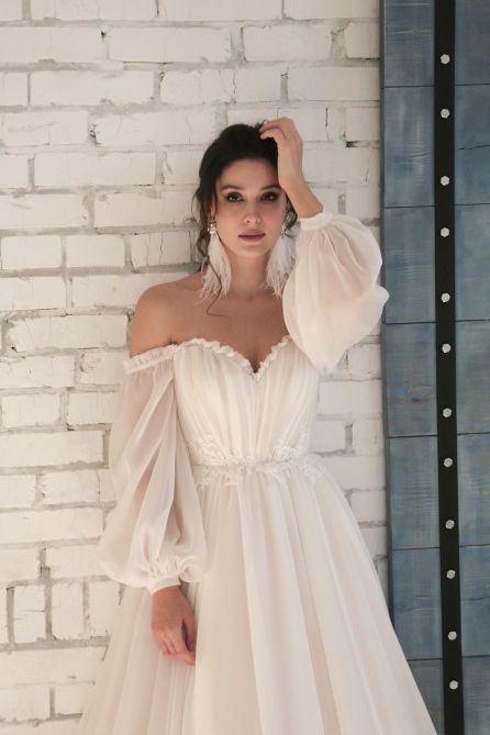 Elegant Sweetheart Chiffon Wedding Dress with 3/4 Off-shoulder Sleeves -   19 wedding Gown with sleeves ideas