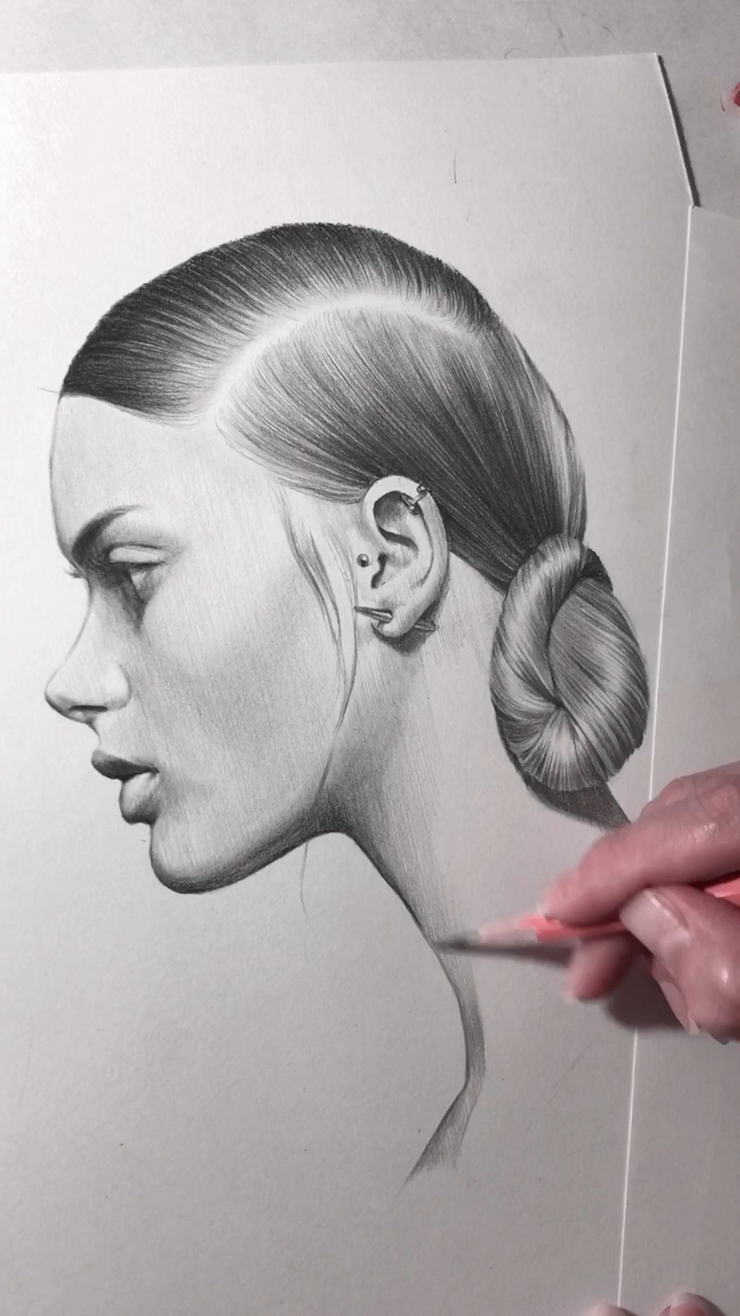 Drawing a portrait in profile. Part 2. -   18 hair Bun illustration ideas