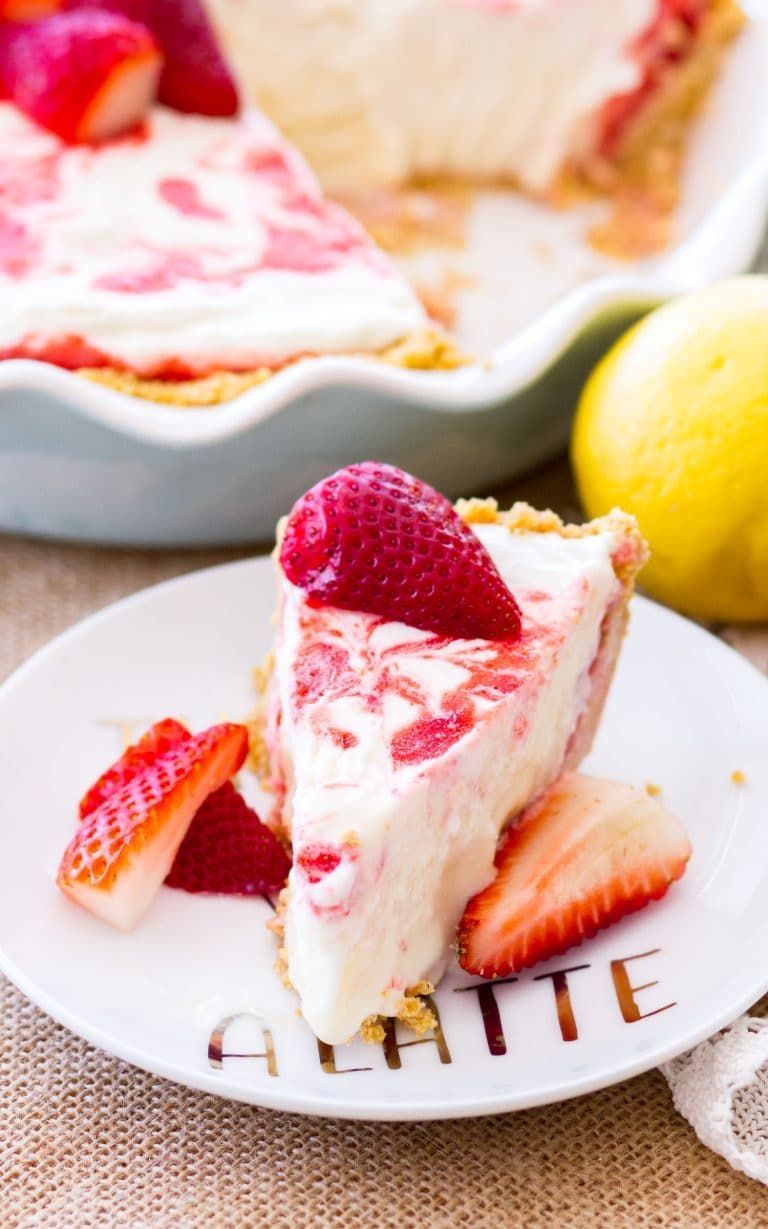 Strawberry Lemonade Pie - Julie's Eats & Treats ® -   19 desserts Summer unique ideas