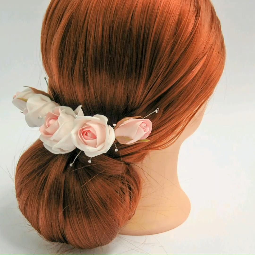 A comb for hair with delicate pink roses for an elegant solemn hairstyle. -   19 hair Rose Gold pixie ideas