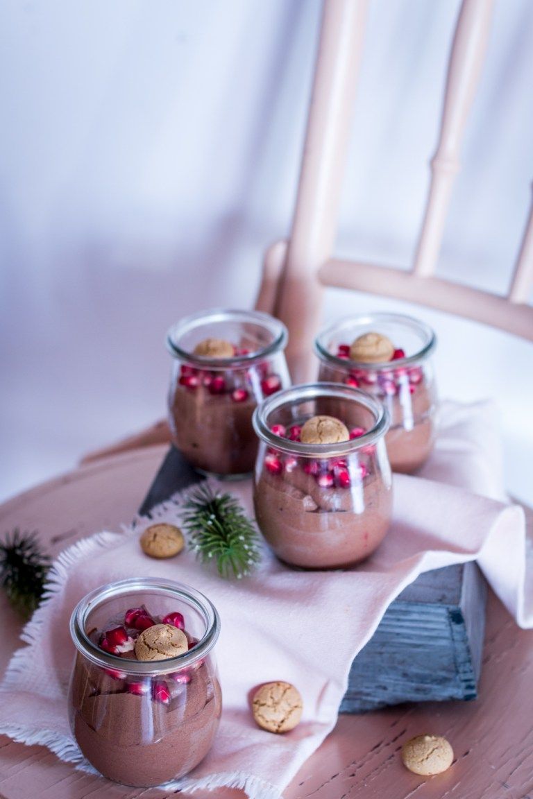 Weihnachtliches Dessert im Glas: Cremige Schoko-Creme | LieberBacken -   18 desserts Weihnachten schokolade ideas