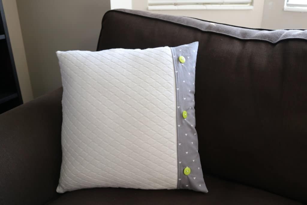 18 DIY Clothes Sweater pillow covers ideas