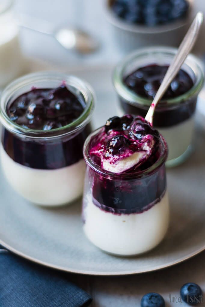 No bake Cheesecake im Glas mit Blaubeer Kompott - Ina Isst -   19 desserts Im Glas blaubeeren ideas