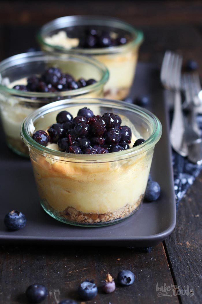 K?sekuchen im Glas gebacken mit Blaubeeren | Bake to the roots -   19 desserts Im Glas blaubeeren ideas