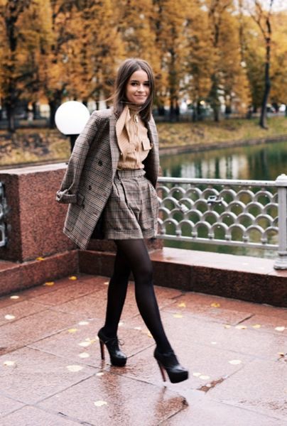 Going Out This Weekend? Here Are Three Cute (And Warm!) Winter-Appropriate Outfit Ideas -   russian style Street