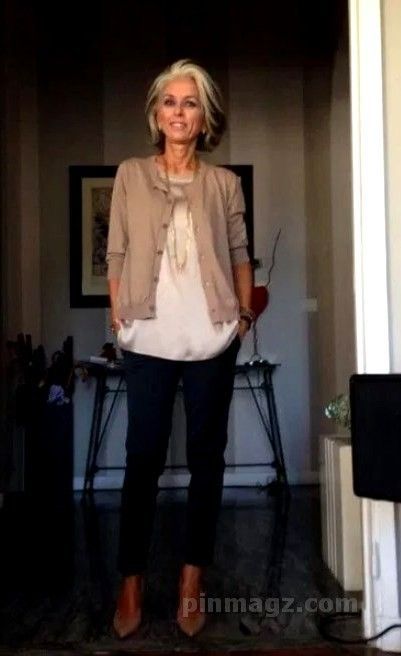 33 Autumn Outfits Ideas For Women Over 50 - Pinmagz -   17 fall outfits 2020 for women over 50 ideas