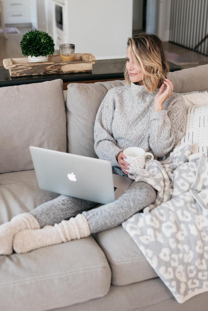 3 Work From Home Outfit Ideas - my kind of sweet -   cozy style Autumn