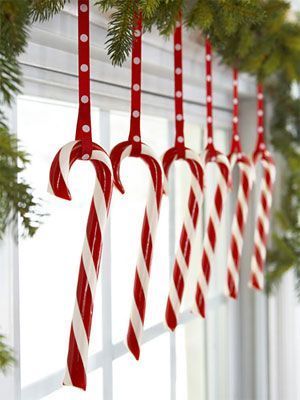 Christmas in Red and White -   diy Christmas Decorations window