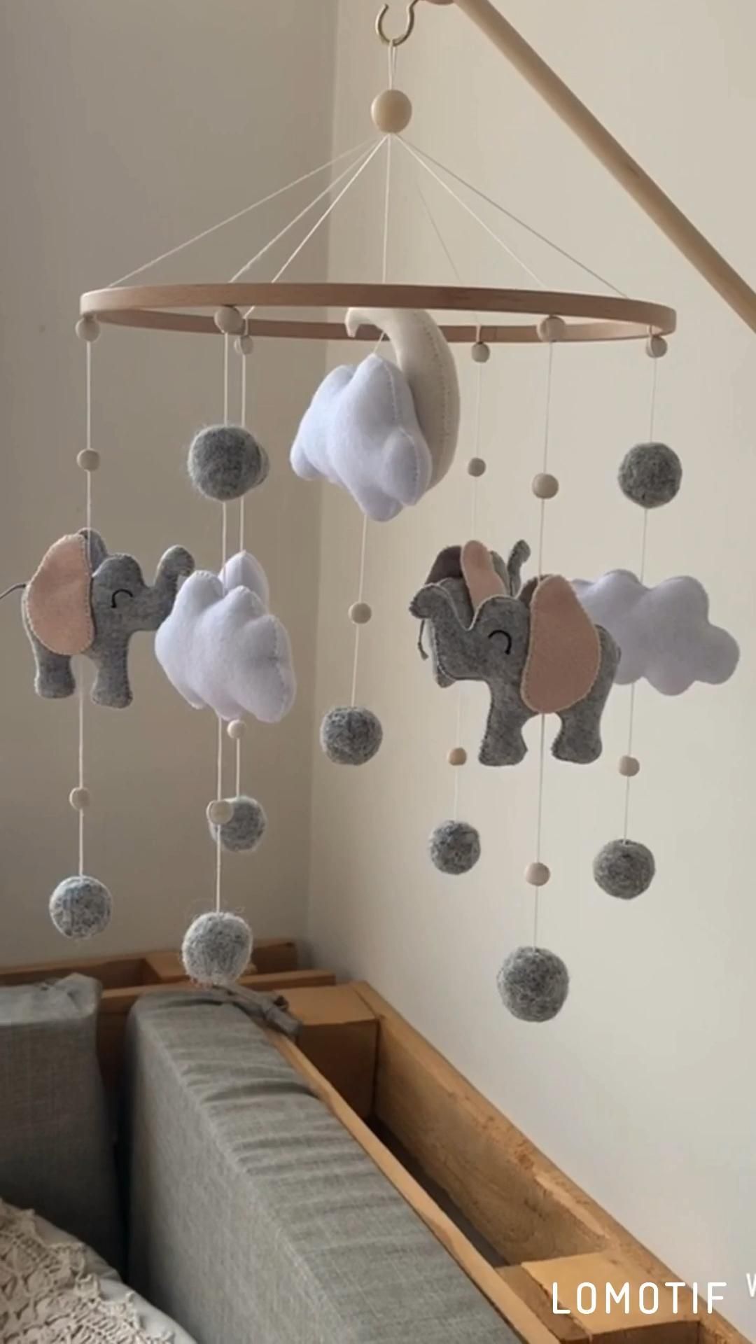 Elephant baby mobile, felt baby mobile, nursery decor -   diy Interieur baby