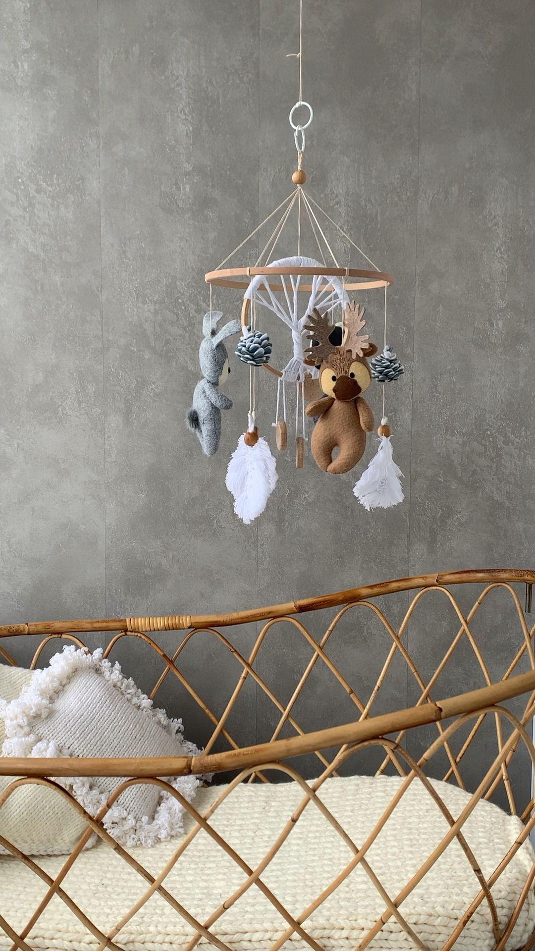 Baby crib mobile with forest animals toys such as Rabbit | Etsy -   diy Interieur baby