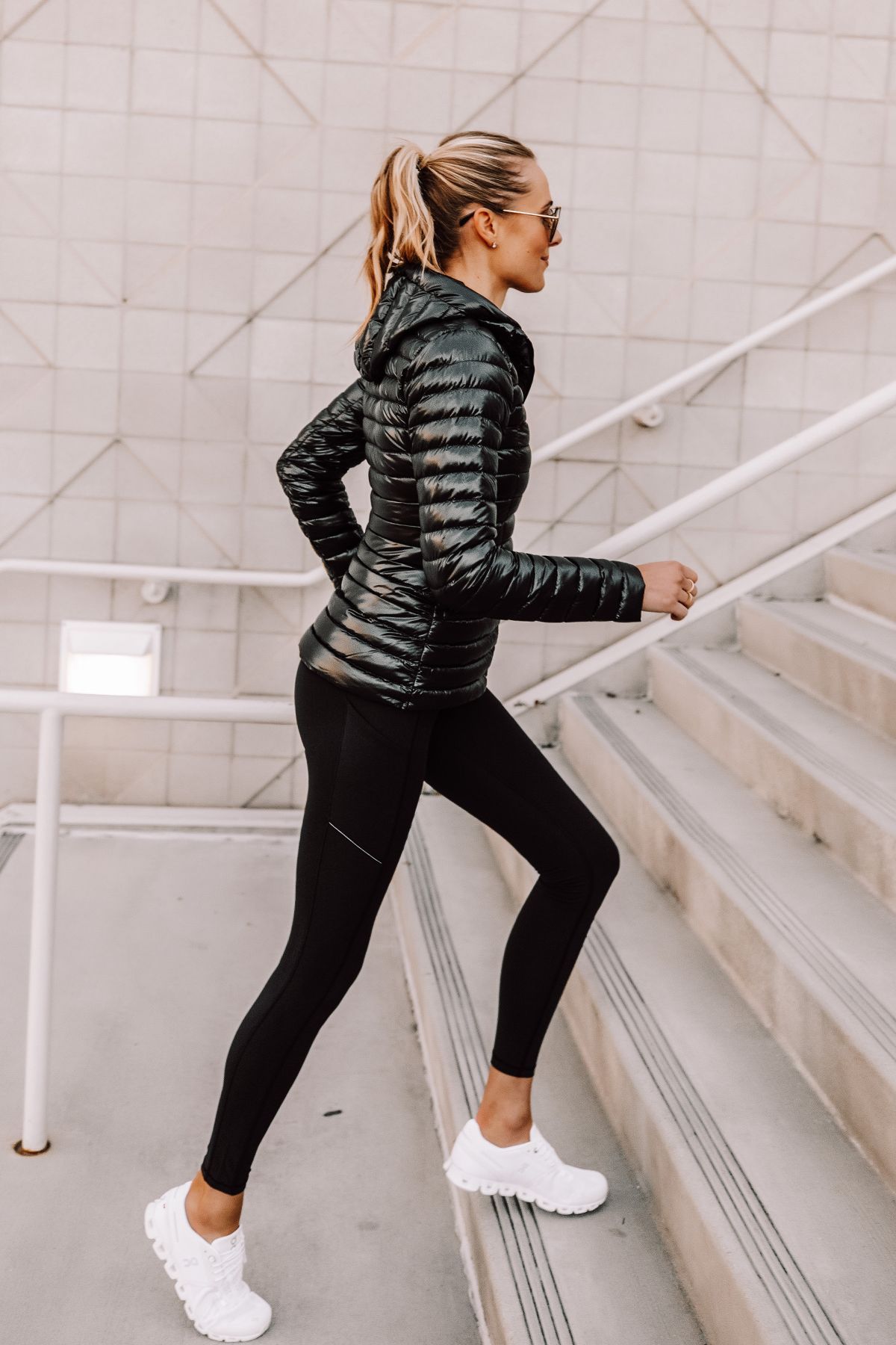 Athleisure, What to Wear to the Gym, All-Black Lululemon Outfit | Fashion Jackson -   fitness Fashion lululemon