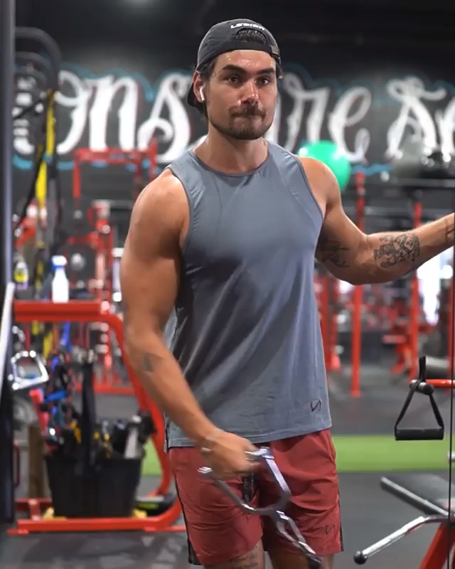 Upper-Body Exercises: Single Arm Cable Shoulder Fly -   fitness Men gym