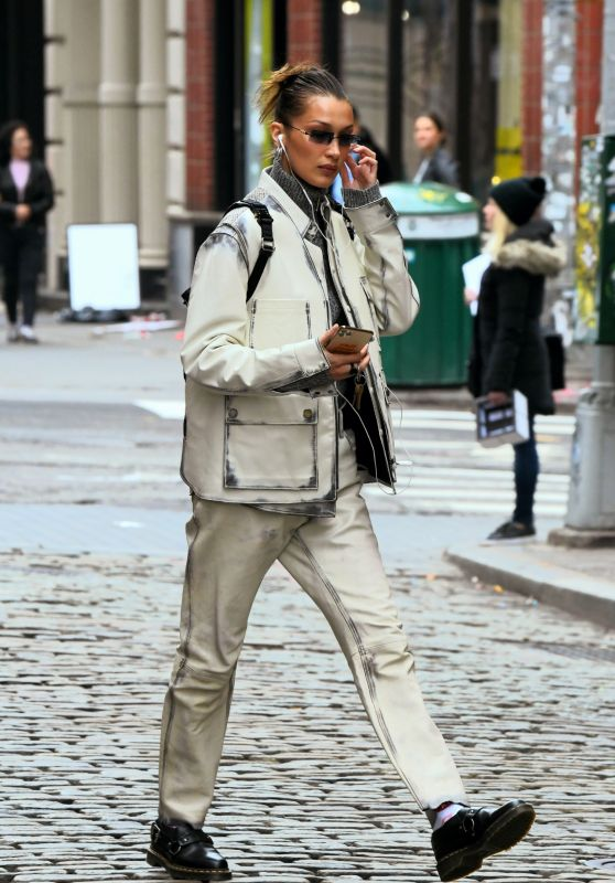 Bella Hadid Cute Street Style - New York 02/04/2020 -   street style Icons