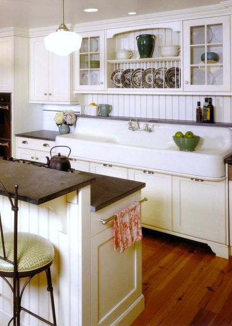 Where to Find a Vintage Style Farmhouse Sink - Hello Farmhouse -   style Farmhouse cuisine