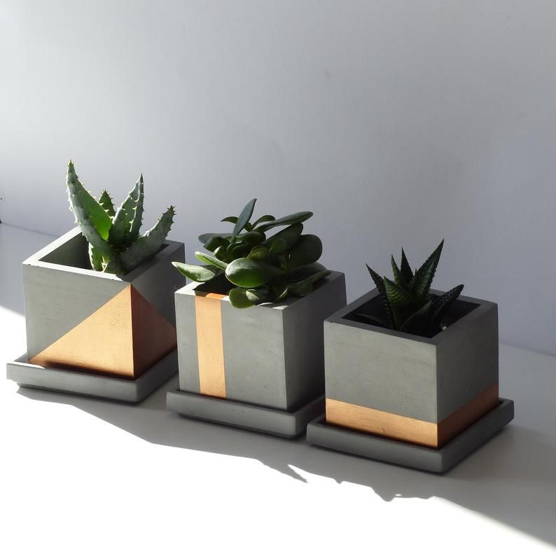 Atelier IDeco - Set of 3 copper concrete planters with drainage holes and saucers -   17 diy Decoracion macetas ideas