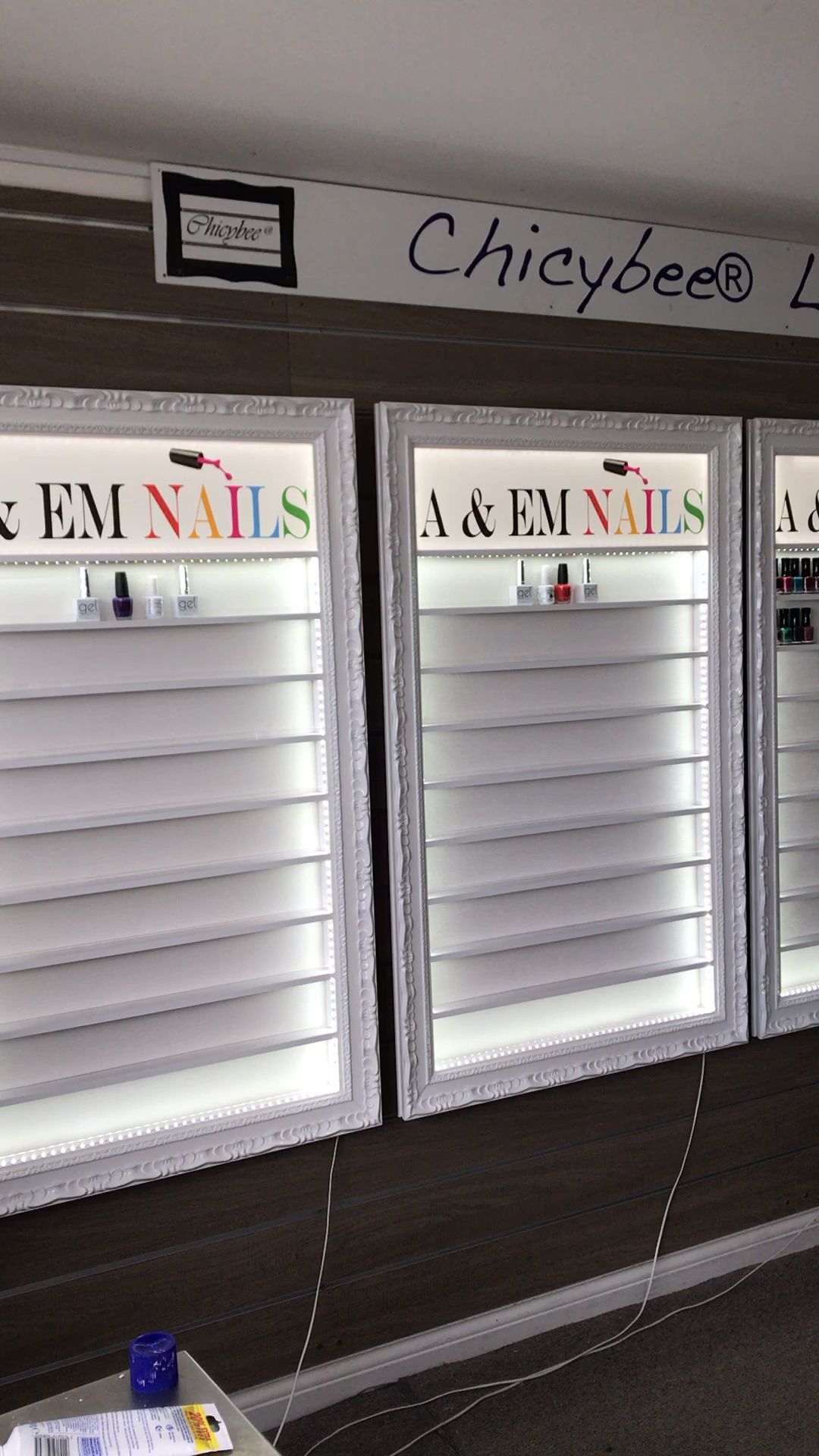 Your business in lights  -   19 beauty Bar store ideas