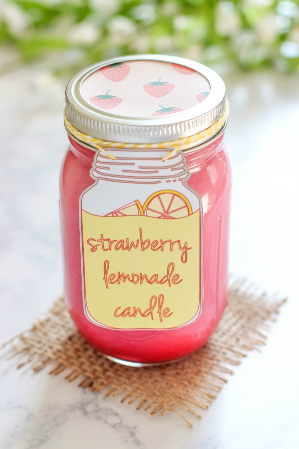 Homemade Strawberry Lemonade Candle -   19 diy Easy candles ideas