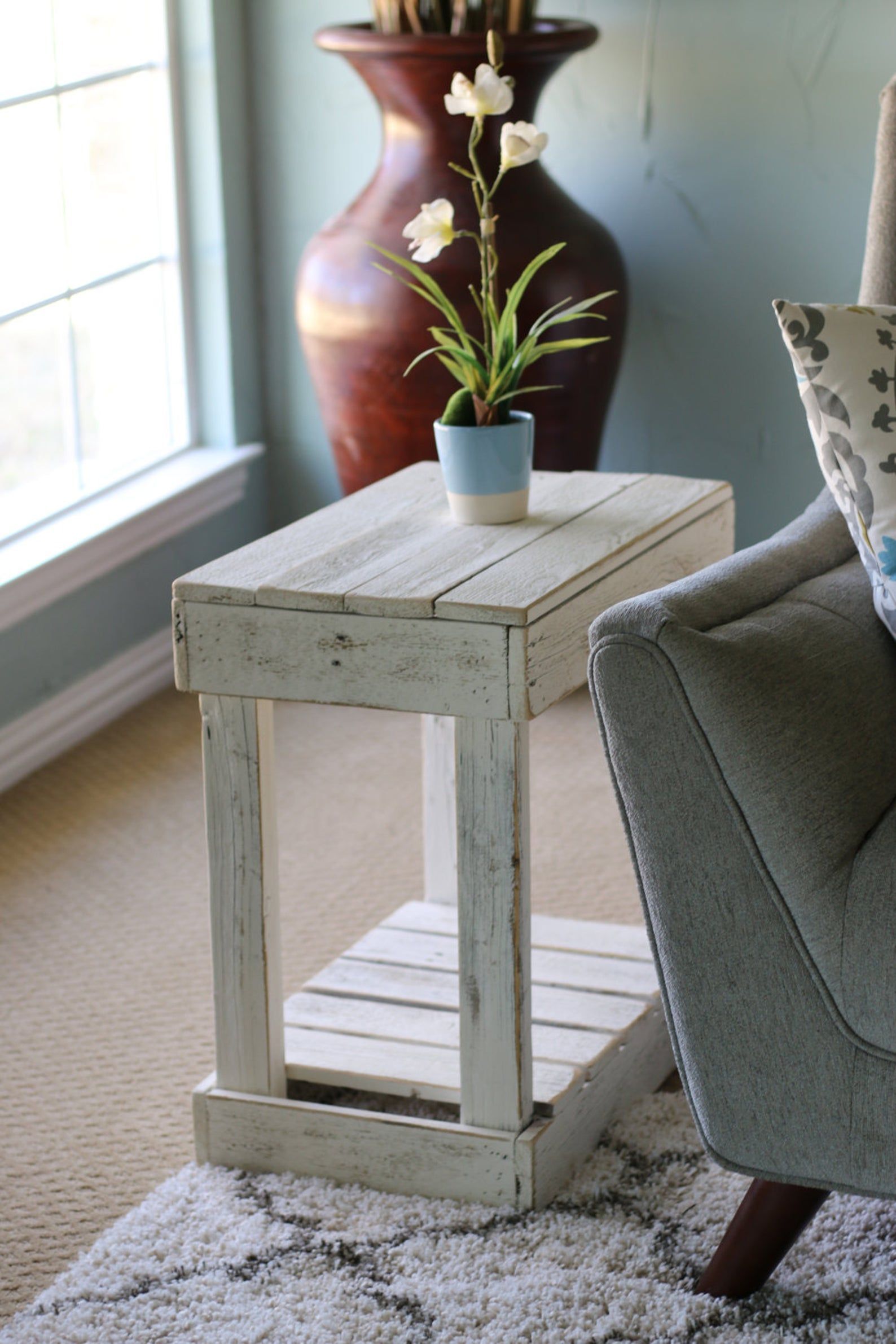 White Slatted End Table -   19 diy Table side ideas