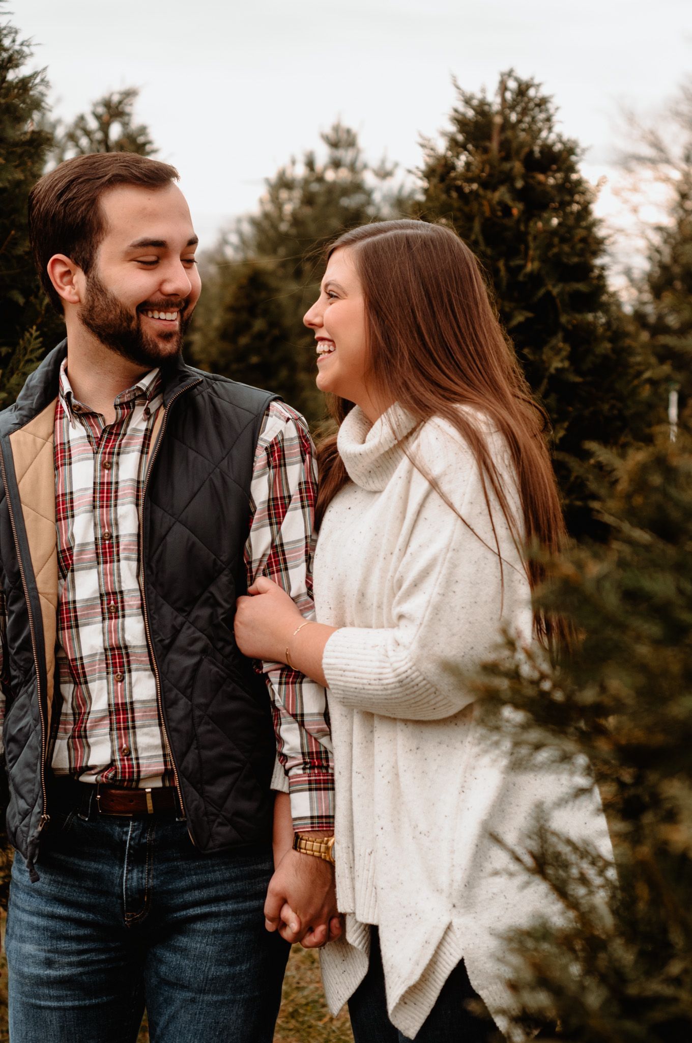 Christmas tree farm photoshoot -   17 christmas photoshoot couples outfits ideas