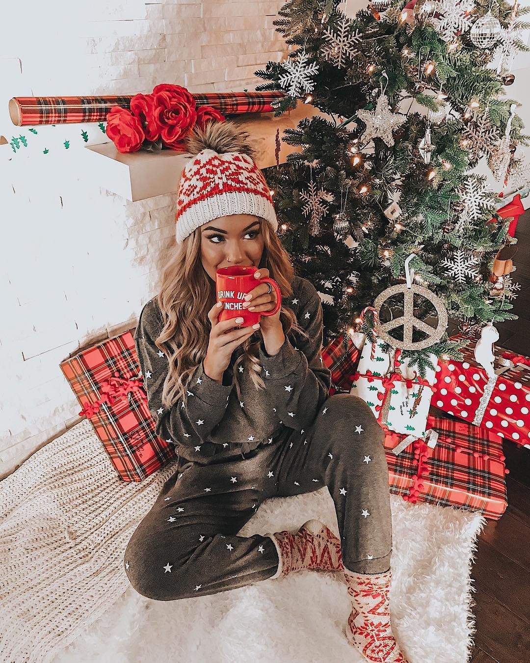 Instagram -   17 christmas photoshoot woman ideas