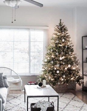 22 Best Christmas Tree Ideas for 2020 - Its Claudia G -   19 christmas tree 2020 simple ideas