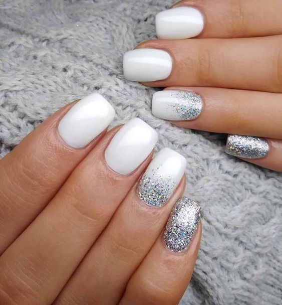 50+ Gorgeous Winter Nails & Nail Art Designs That You'll Love -   16 christmas nails acrylic short simple ideas