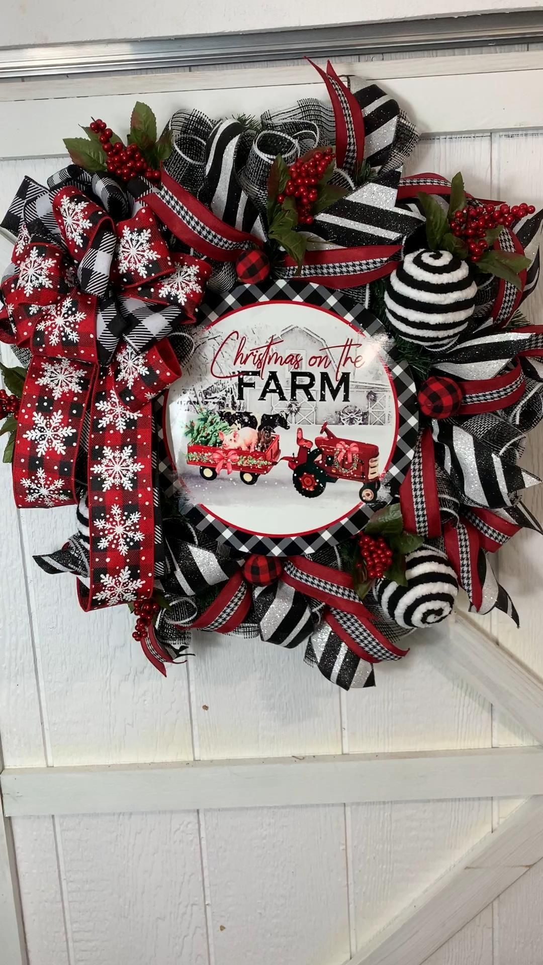 Farmhouse Country Christmas Wreath -   19 christmas decor wreaths & garlands ideas