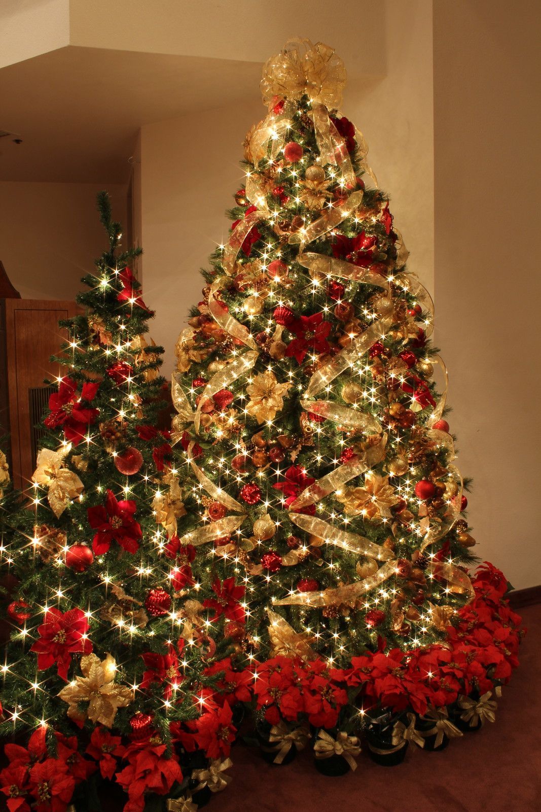 Red and Gold Christmas Tree with Jeweled Fruit -   20 christmas tree decor 2020 red and white ideas