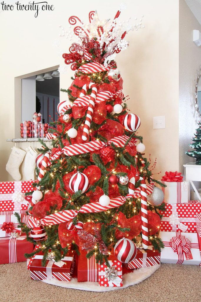 Red and White Christmas Tree - Decorating Ideas -   20 christmas tree decor 2020 red and white ideas
