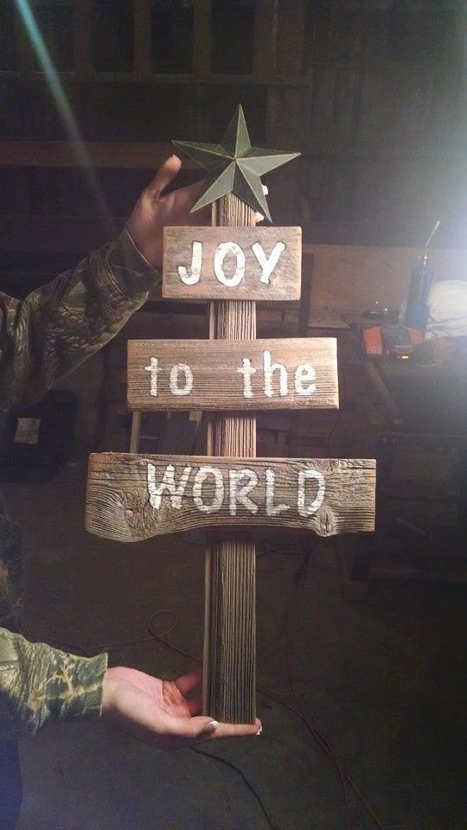 Barn wood Chrismas tree with a message | Etsy -   20 diy christmas decorations for outside wood ideas